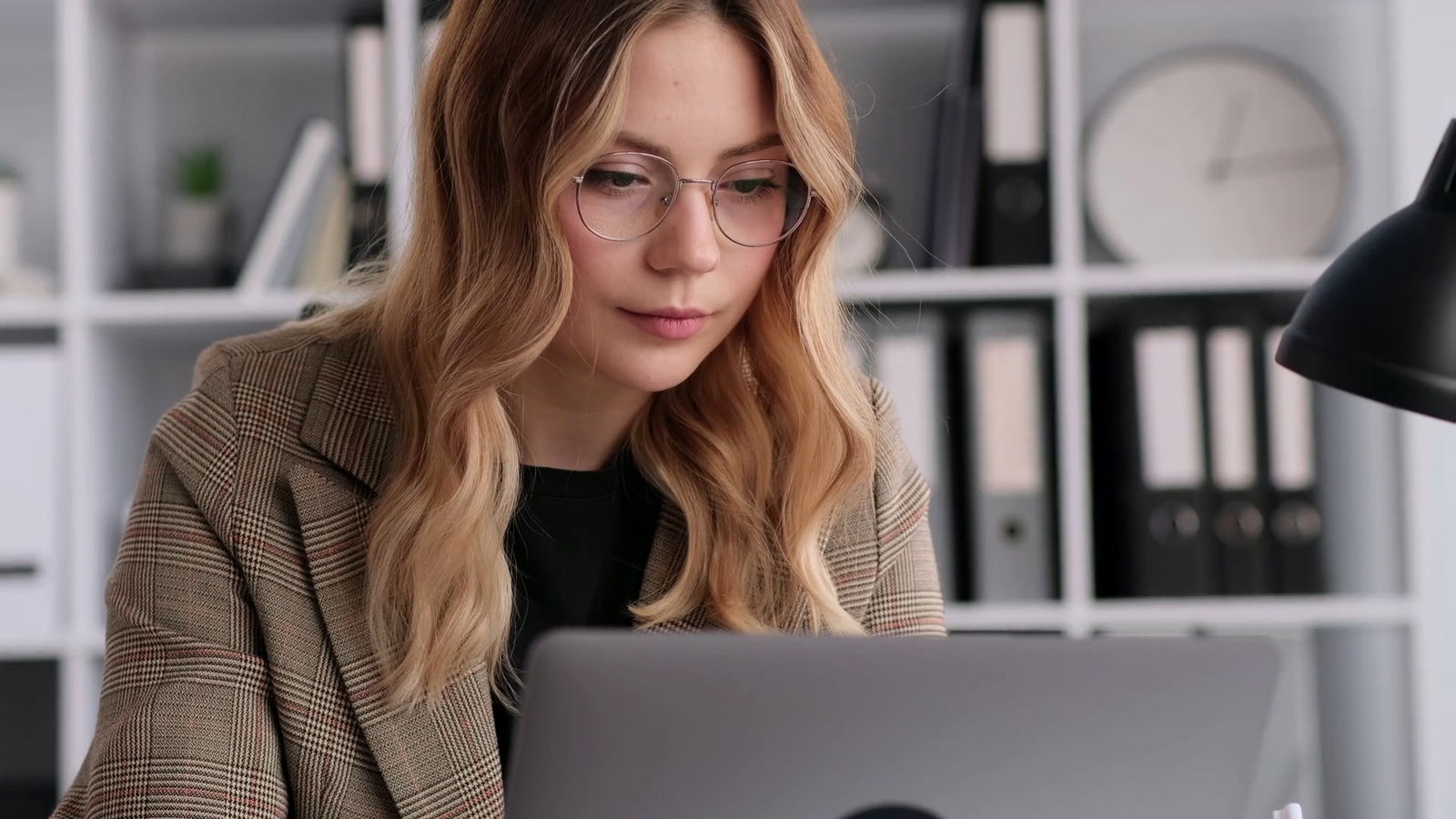 Employer Lessons Learned from Bidwai v. Ontario Teachers’ Pension Plan Board: Discrimination, Accommodation, and the Need to Investigate 5 Manager typing an email to an employee